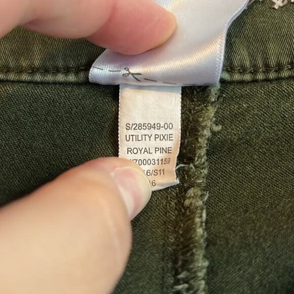 ⚡️ 3 for $20 ⚡️ Old Navy Olive Green Pixie Pants - Picture 9 of 9